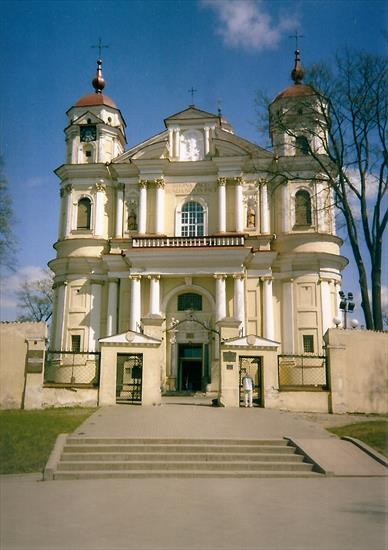 2005 - Wilno, Troki - 019 - Kościół św. Apostołów Piotra i Pawła.jpg